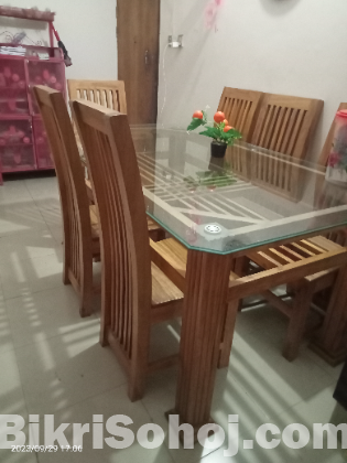 Daining table